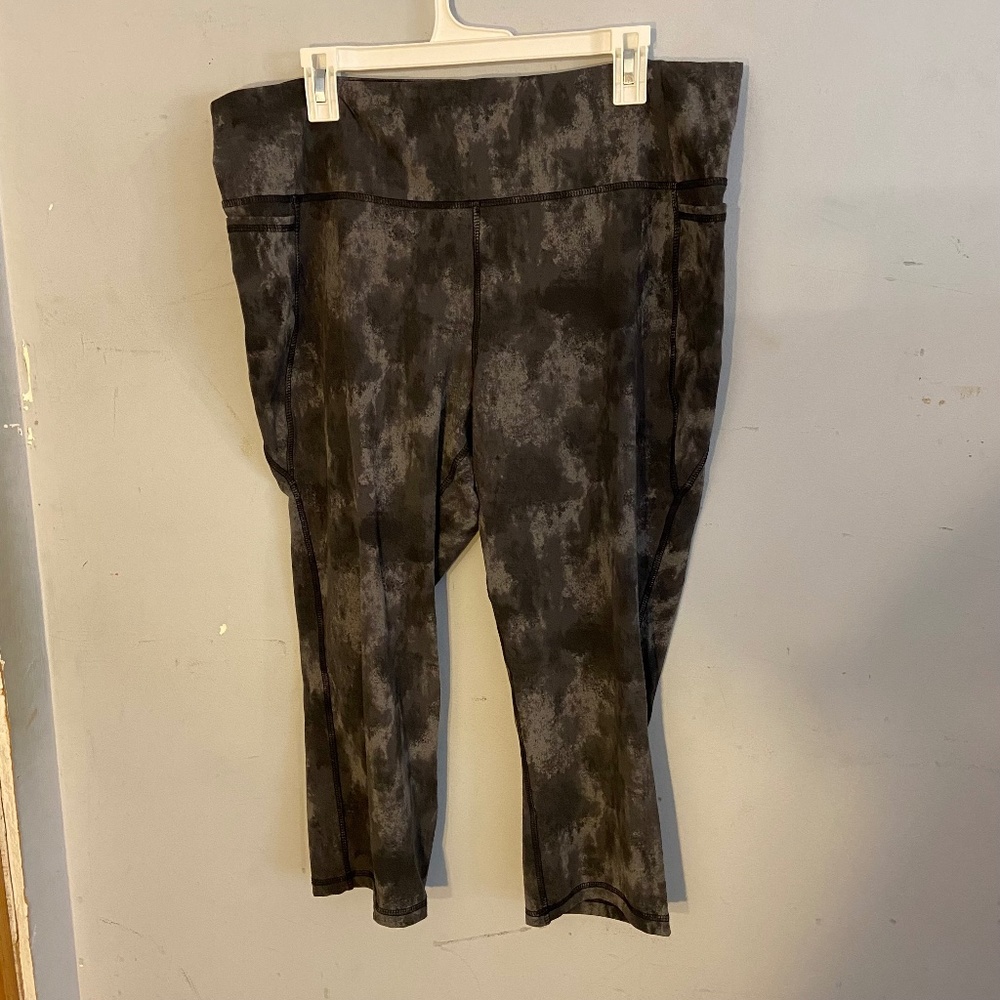 Livi Active Camo Legging